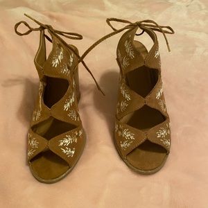 Qupid high heel tie up